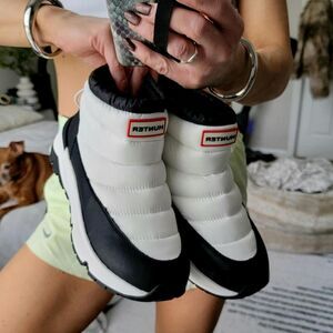 NWT Women's HUNTER Annes Insulated Snow Booties